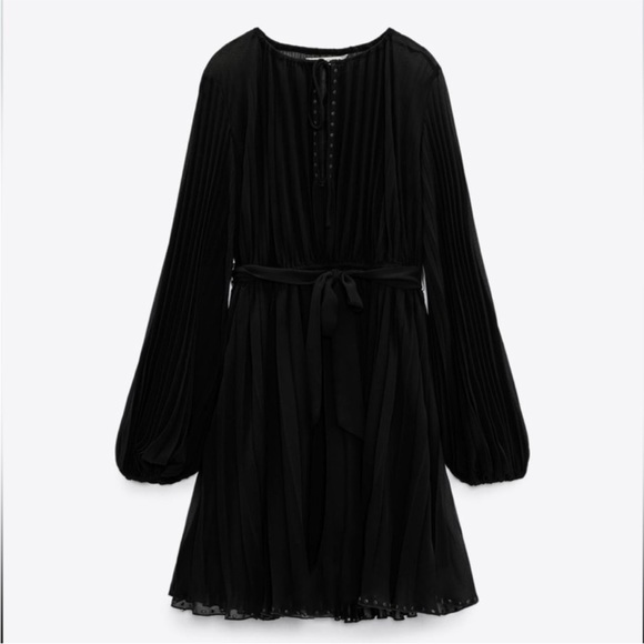 Black pleated Zara mini dress - Picture 3 of 8